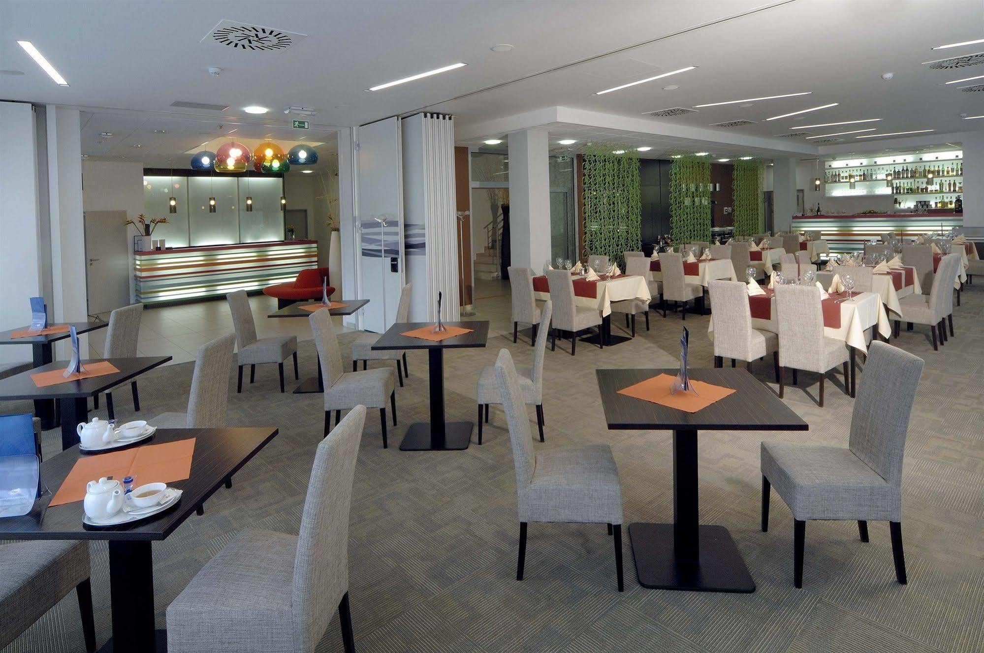 Hotel Euro Pardubice Dış mekan fotoğraf