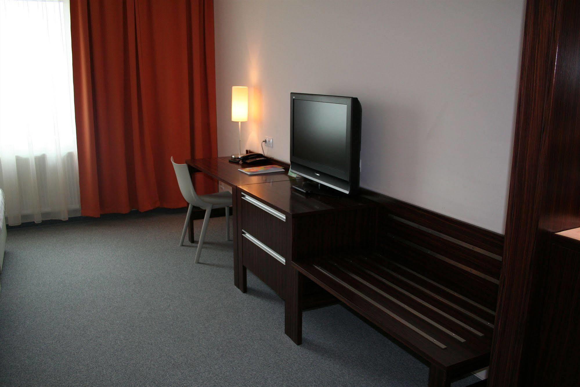 Hotel Euro Pardubice Dış mekan fotoğraf