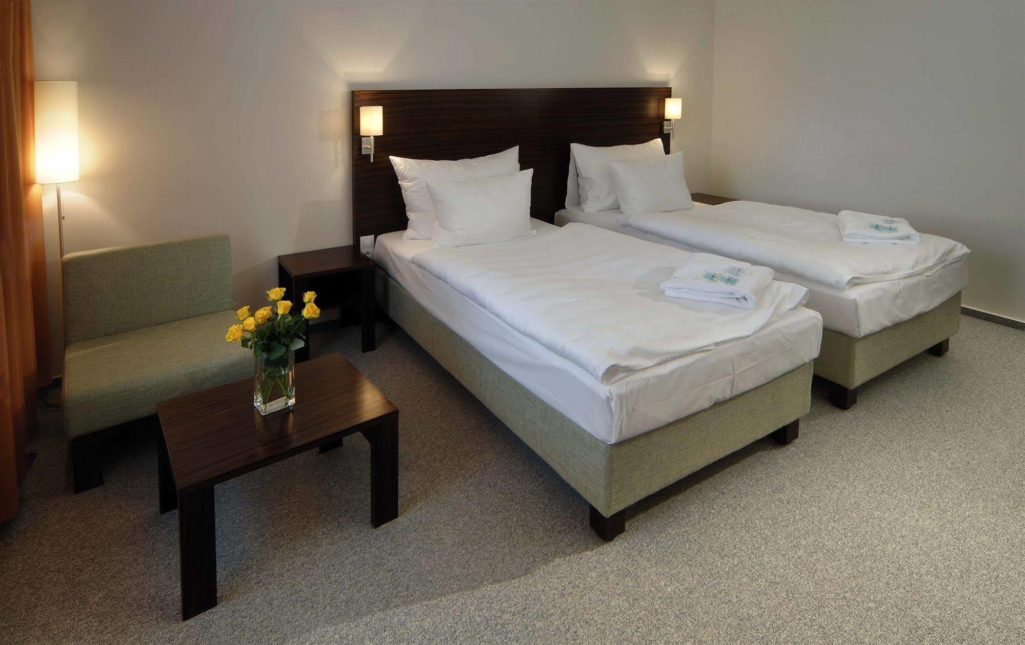 Hotel Euro Pardubice Dış mekan fotoğraf