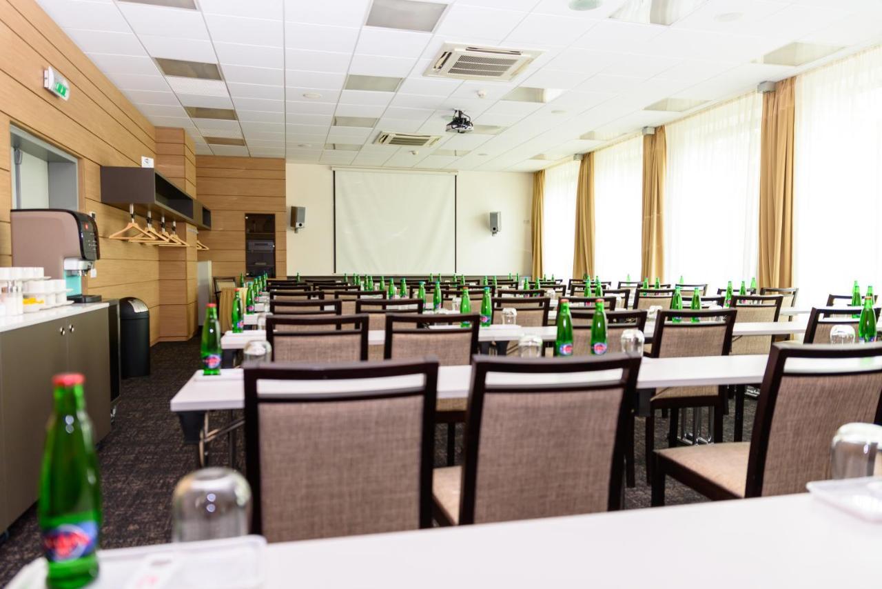Hotel Euro Pardubice Dış mekan fotoğraf
