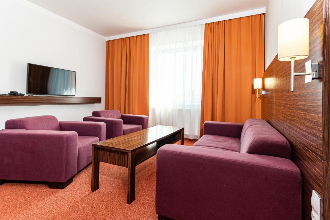 Hotel Euro Pardubice Dış mekan fotoğraf